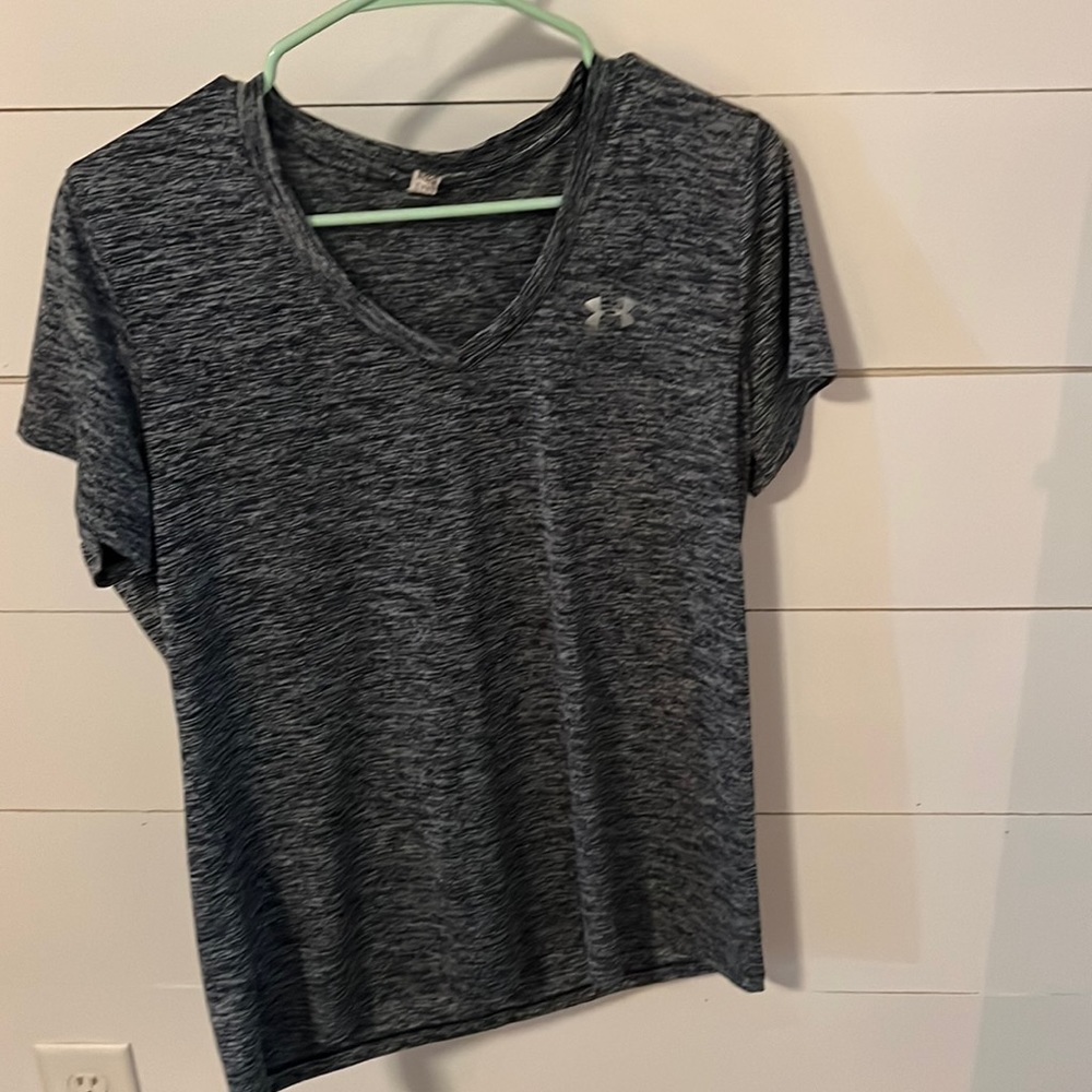 Womens Under Armour t size large
